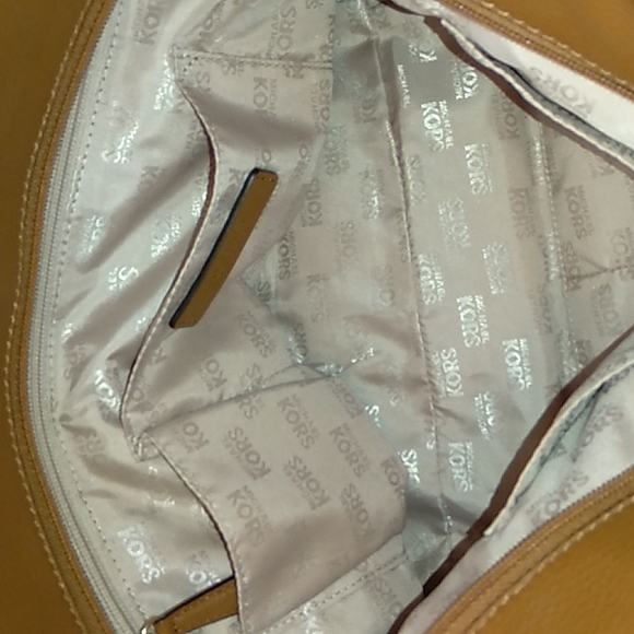 Michael Kors Totebag - Picture 5 of 10